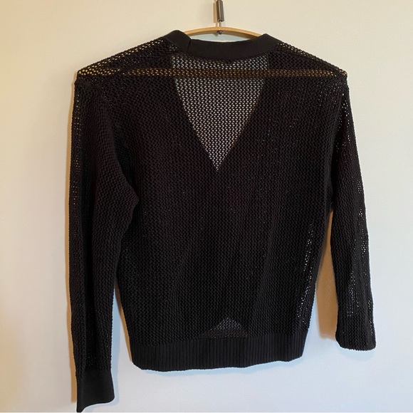 Uniqlo black cropped crochet cardigan - Picture 4 of 5